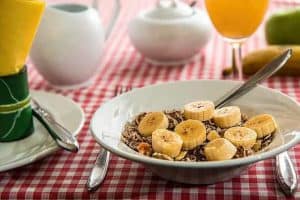 Frühstück, Getreide und Bananen
